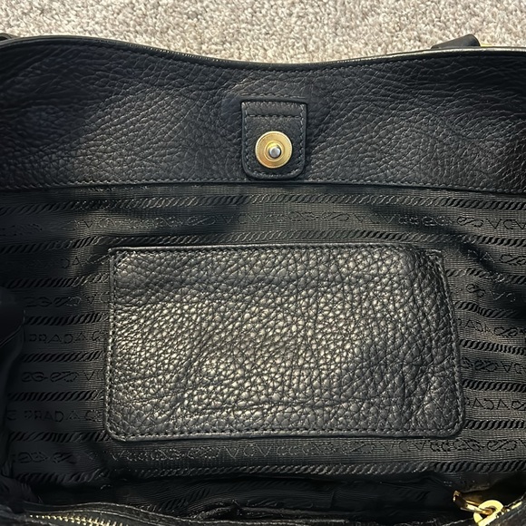 Black leader Prada bag with gold hardware - Picture 4 of 14